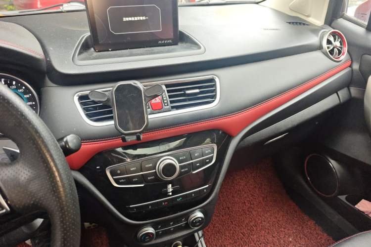 Used Haval H1 2016 Revised Version Blue Badge 1.5L AMT Luxury Edition Audio And AC Panel