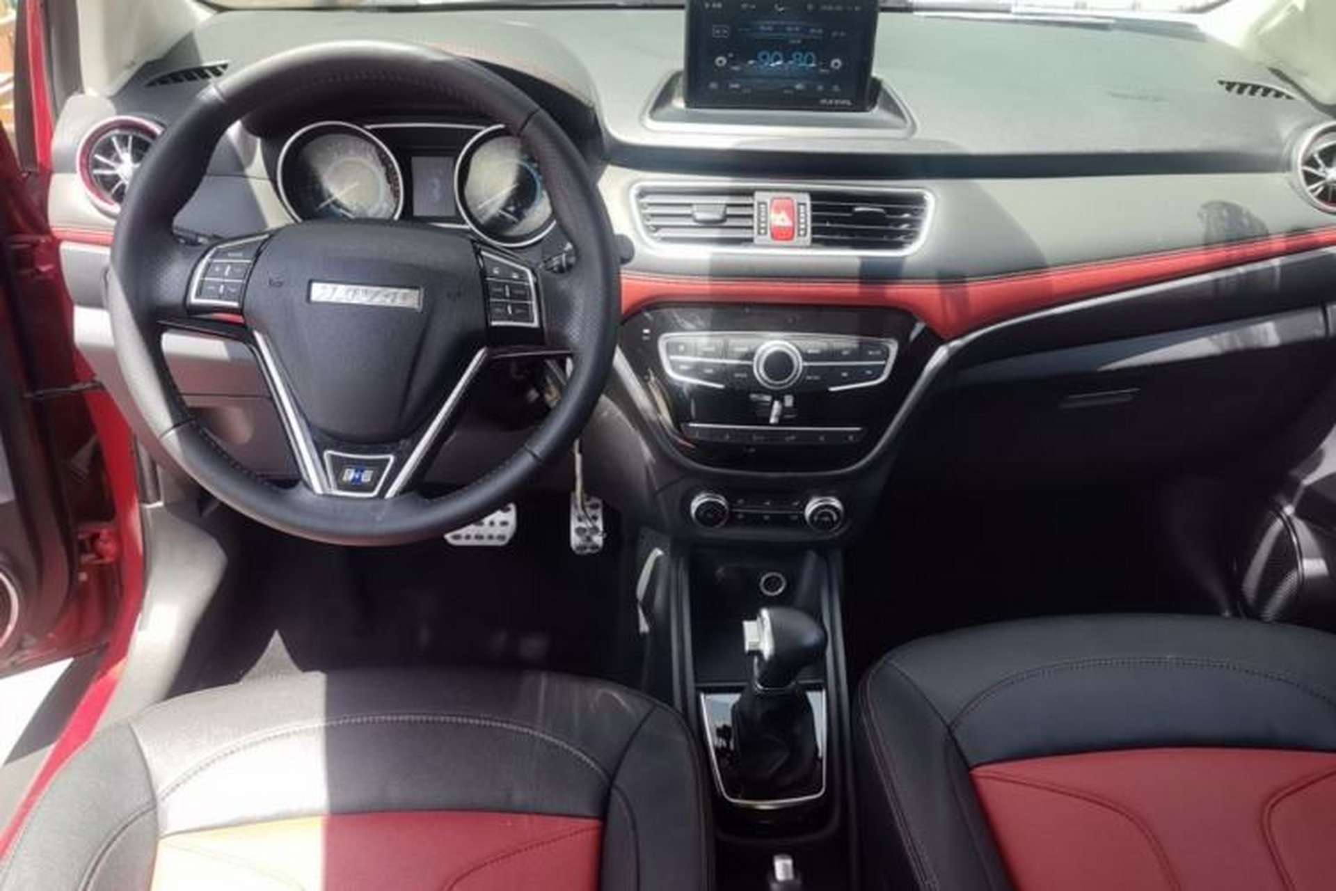 Used Haval H1 2016 Revised Version Blue Badge 1.5L AMT Comfort Edition Center Console