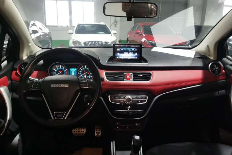 Used Haval H1 2016 Blue Label 1.5L AMT Luxury Model Center Console