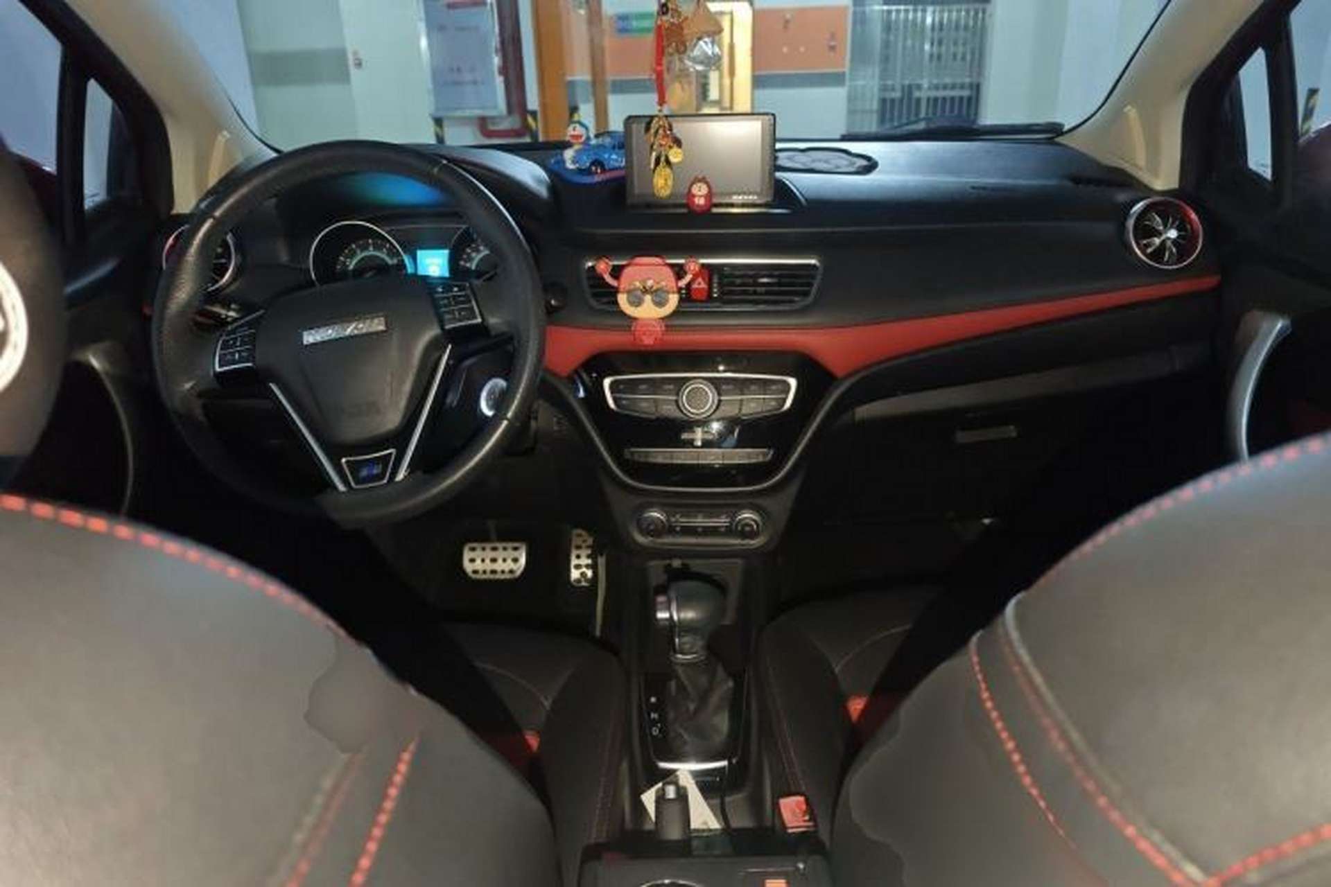 Used Haval H1 2016 Revised Version Blue Badge 1.5L AMT Comfort Edition Center Console