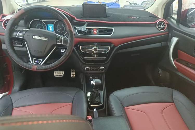 Used Haval H1 2016 Revised Version Blue Badge 1.5L AMT Luxury Edition Center Console