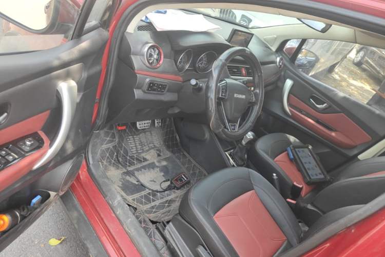 Used Haval H1 2016 Revised Version Blue Badge 1.5L AMT Luxury Edition Driver Seat