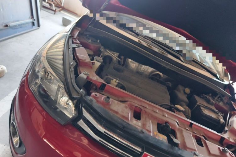 Used Haval H1 2016 Red Label 1.5L AMT Comfort Model Engine Bay Right