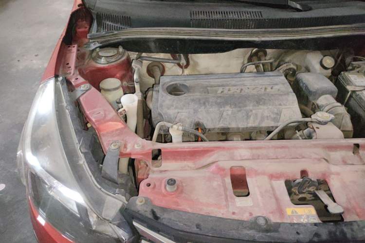 Used Haval H1 2016 Red Label 1.5L Manual Luxury Model Engine Bay Right