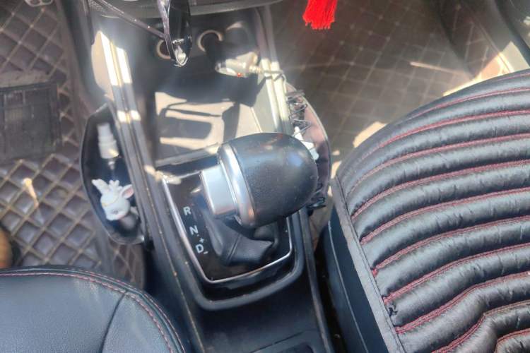 Used Haval H1 2016 Revised Version Blue Badge 1.5L AMT Comfort Edition Gear Lever