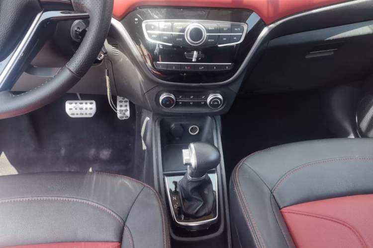 Used Haval H1 2016 Revised Version Blue Badge 1.5L AMT Comfort Edition Gear Lever