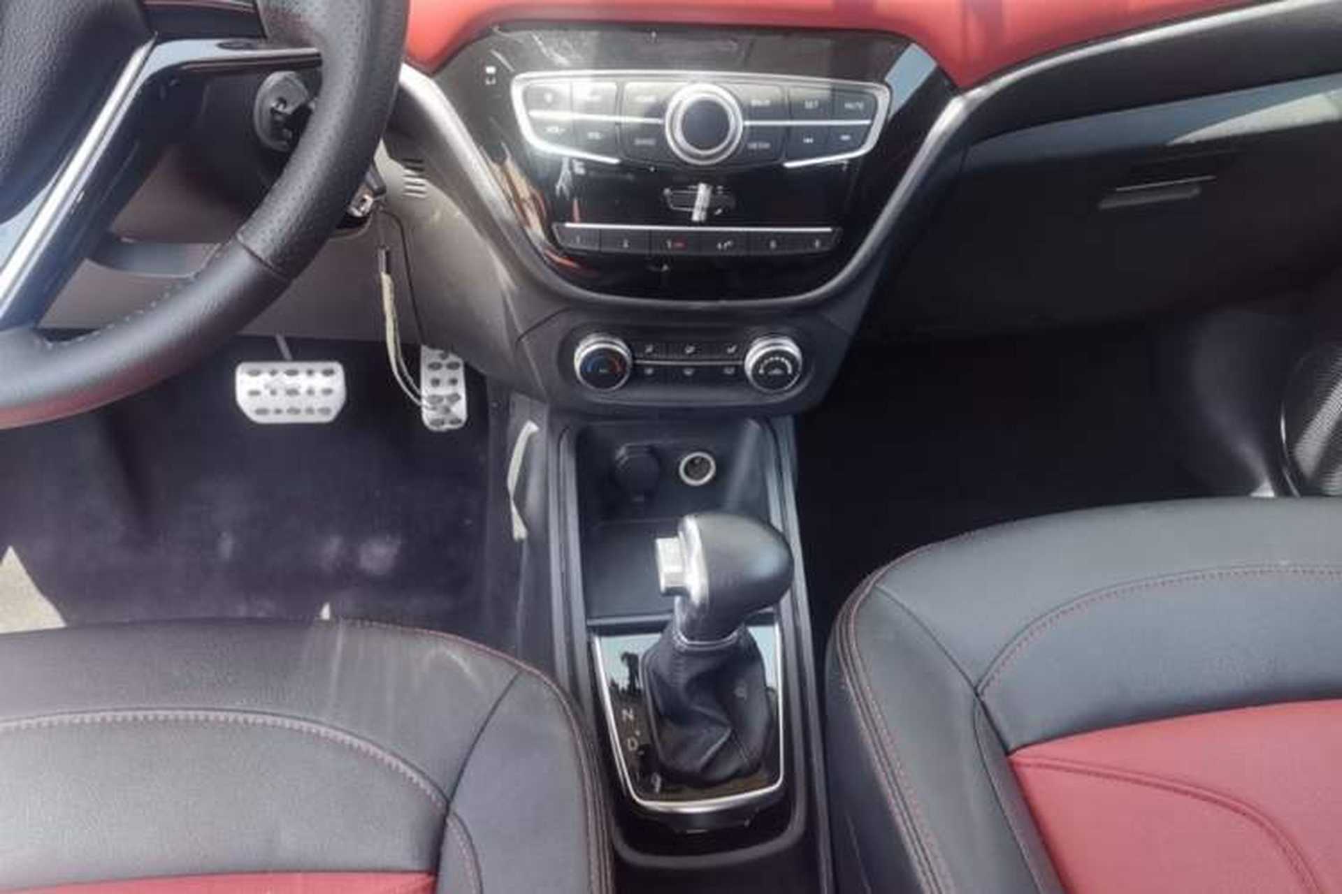 Used Haval H1 2016 Revised Version Blue Badge 1.5L AMT Comfort Edition Gear Lever