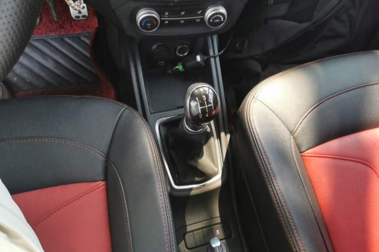 Used Haval H1 2016 Revised Version Blue Badge 1.5L Manual Comfort Edition Gear Lever