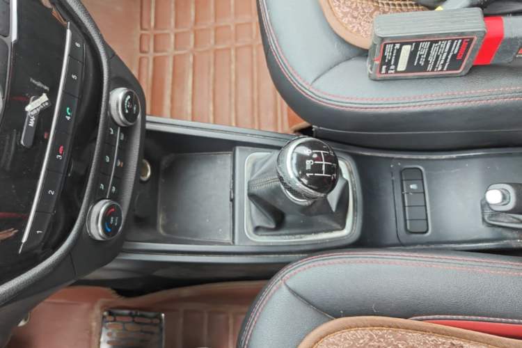 Used Haval H1 2016 Blue Label 1.5L Manual Luxury Model Gear Lever