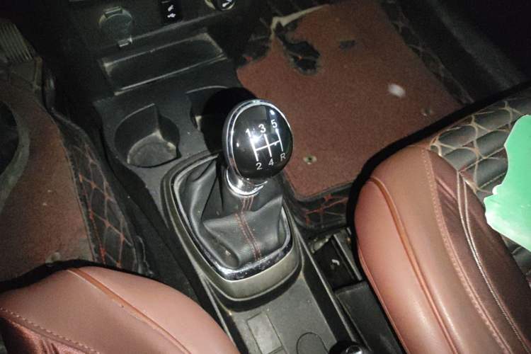 Used Haval H1 2016 Red Label 1.5L Manual Luxury Model Gear Lever