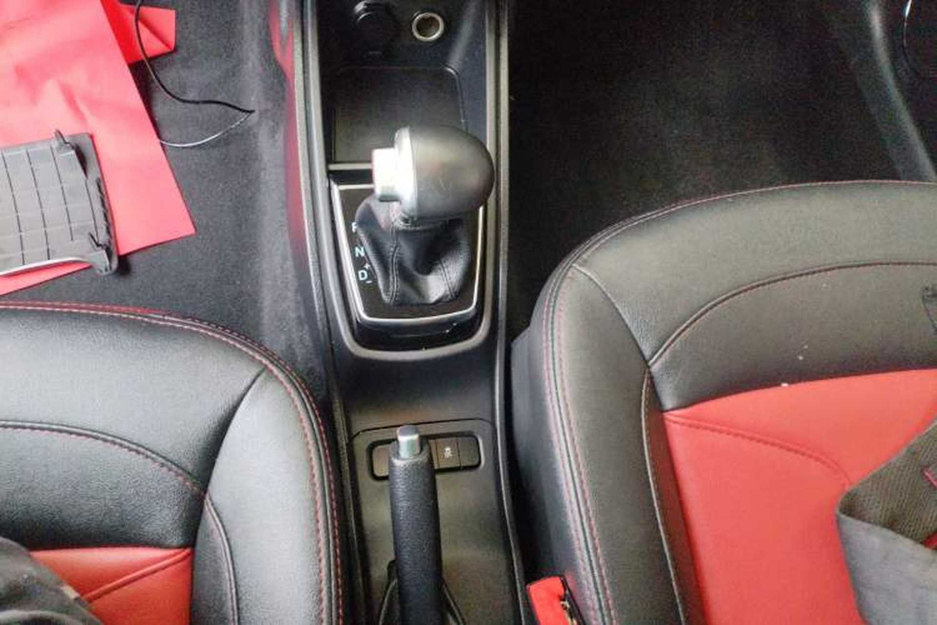 Used Haval H1 2016 Revised Version Blue Badge 1.5L AMT Standard Edition Gear Lever