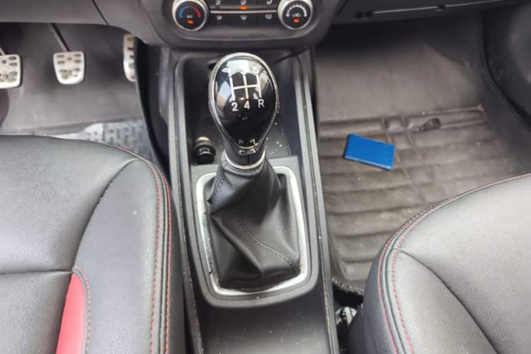 Used Haval H1 2016 Blue Label 1.5L Manual Urban Model Gear Lever