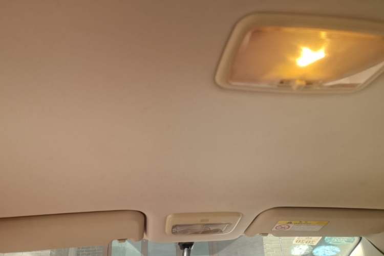 Used Haval H1 2016 Revised Version Blue Badge 1.5L AMT Comfort Edition Headliner