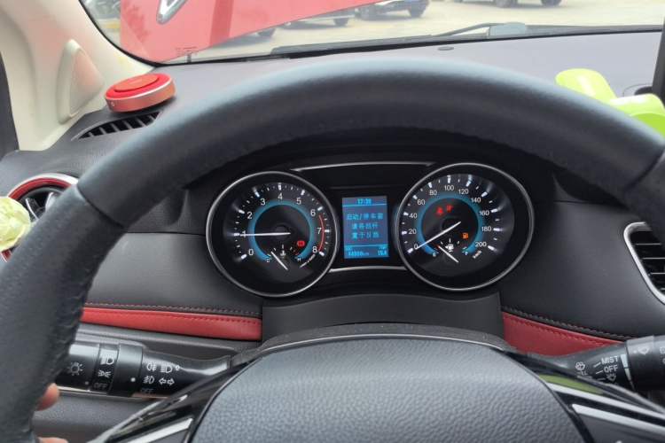 Used Haval H1 2016 Revised Version Blue Badge 1.5L AMT Comfort Edition Instrument Cluster