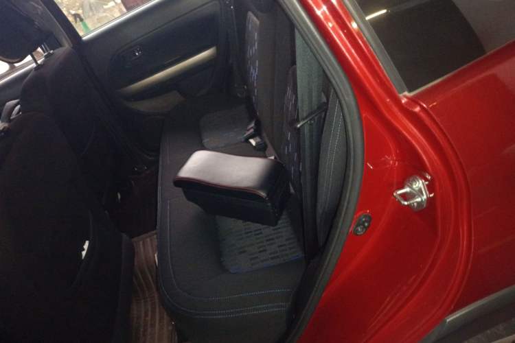 Used Haval H1 2016 Red Label 1.5L AMT Comfort Model Interior 4