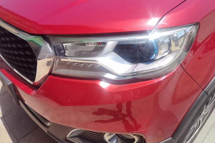 Used Haval H1 2016 Revised Version Blue Badge 1.5L AMT Comfort Edition Left Front Headlight