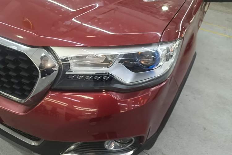 Used Haval H1 2016 Revised Version Blue Badge 1.5L AMT Luxury Edition Left Front Headlight