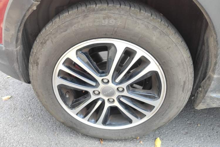 Used Haval H1 2016 Revised Version Blue Badge 1.5L AMT Luxury Edition Left Front Wheel Hub