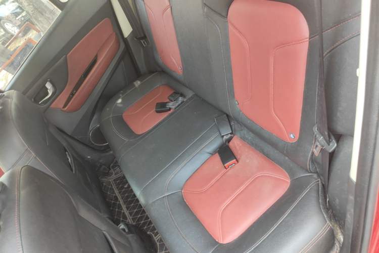 Used Haval H1 2016 Revised Version Blue Badge 1.5L AMT Luxury Edition Left Rear Seat
