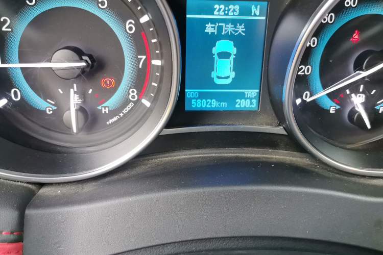 Used Haval H1 2016 Revised Version Blue Badge 1.5L AMT Luxury Edition Odometer Close Up
