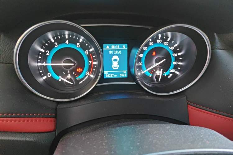 Used Haval H1 2016 Revised Version Blue Badge 1.5L AMT Luxury Edition Odometer Close Up