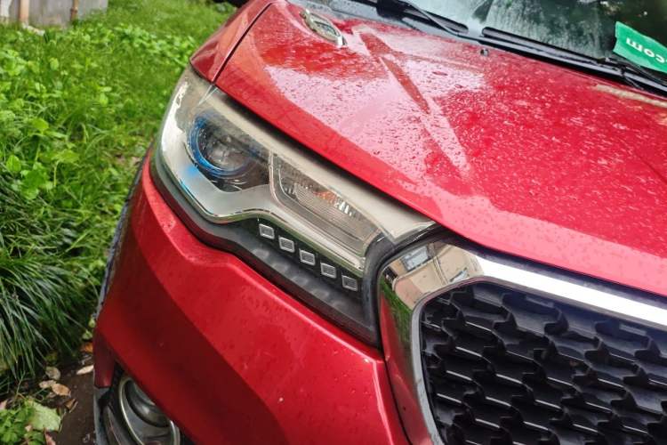 Used Haval H1 2016 Revised Version Blue Badge 1.5L AMT Luxury Edition Right Front Headlight