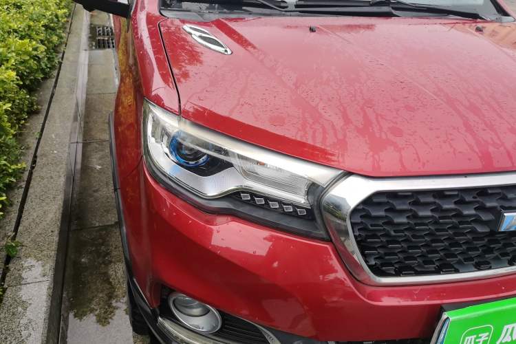 Used Haval H1 2016 Revised Version Blue Badge 1.5L AMT Luxury Edition Right Front Headlight