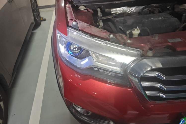 Used Haval H1 2016 Blue Label 1.5L AMT Luxury Model Right Front Headlight