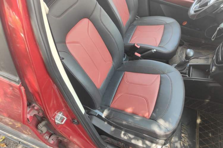 Used Haval H1 2016 Revised Version Blue Badge 1.5L AMT Luxury Edition Right Front Seat