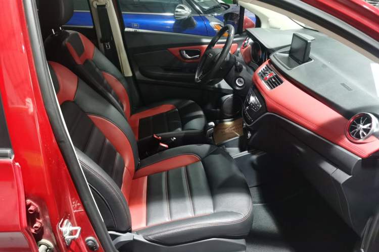 Used Haval H1 2016 Blue Label 1.5L AMT Luxury Model Right Front Seat