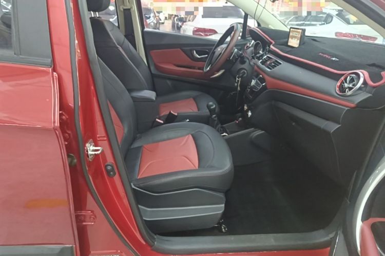Used Haval H1 2016 Revised Version Blue Badge 1.5L AMT Luxury Edition Right Front Seat