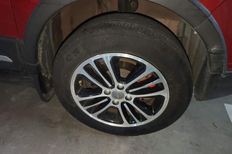 Used Haval H1 2016 Revised Version Blue Badge 1.5L AMT Comfort Edition Right Front Wheel Hub