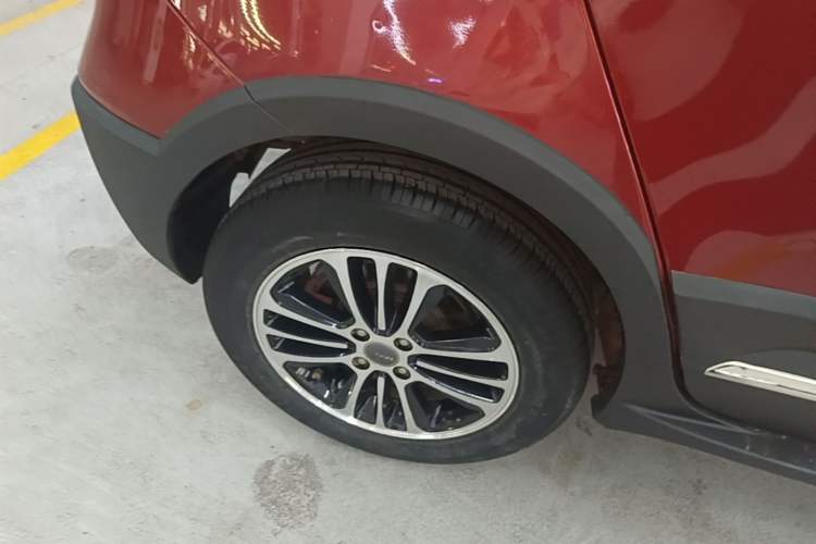 Used Haval H1 2016 Revised Version Blue Badge 1.5L AMT Luxury Edition Right Rear Wheel Hub