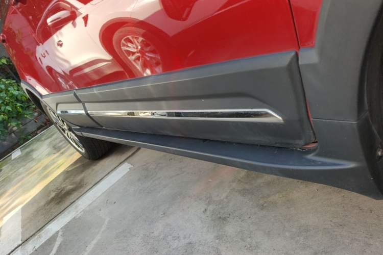 Used Haval H1 2016 Revised Version Blue Badge 1.5L AMT Luxury Edition Right Side Sill