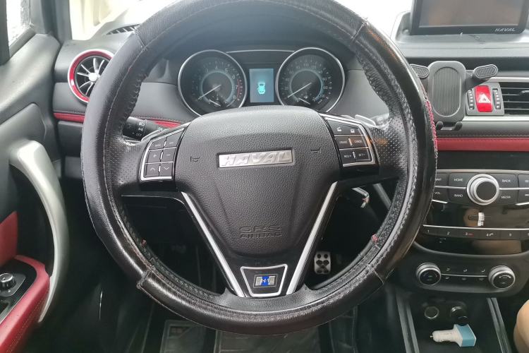 Used Haval H1 2016 Revised Version Blue Badge 1.5L AMT Luxury Edition Steering Wheel