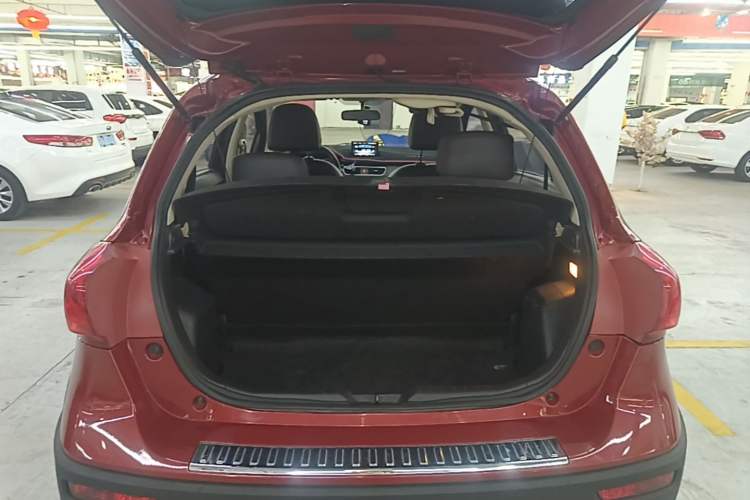 Used Haval H1 2016 Revised Version Blue Badge 1.5L AMT Luxury Edition Trunk