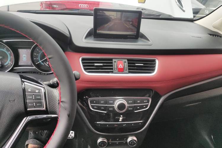 Used Haval H1 2016 Blue Label 1.5L AMT Luxury Model Audio And AC Panel