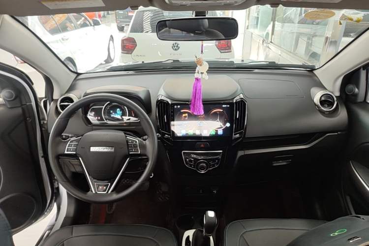 Used Haval H1 2016 Red Label 1.5L AMT Comfort Model Center Console