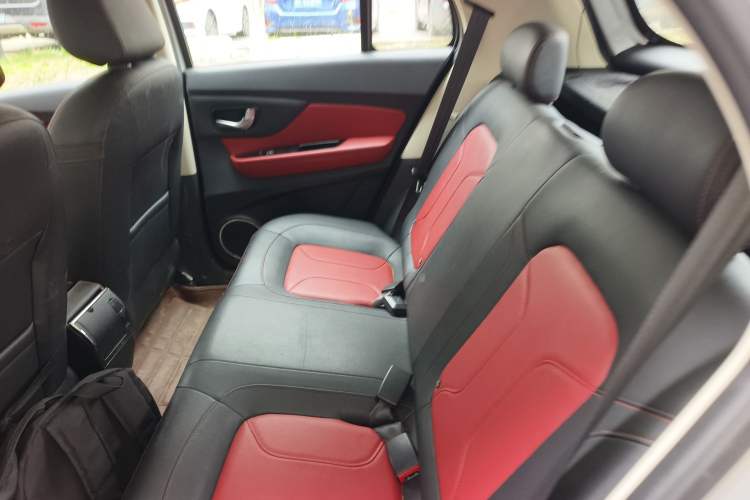 Used Haval H1 2016 Revised Version Blue Badge 1.5L AMT Luxury Edition Left Rear Seat
