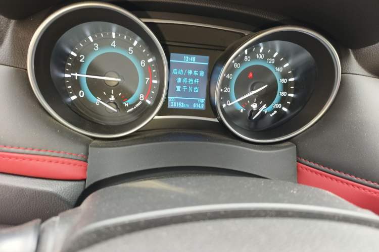 Used Haval H1 2016 Revised Version Blue Badge 1.5L AMT Luxury Edition Odometer Close Up