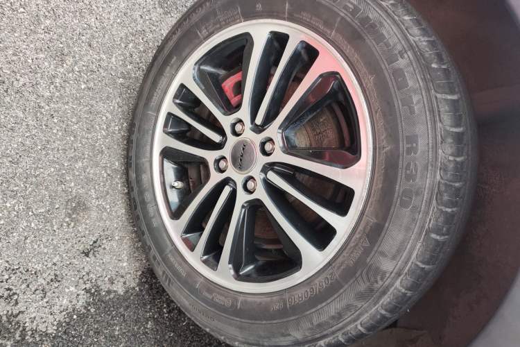 Used Haval H1 2016 Blue Label 1.5L AMT Luxury Model Right Rear Wheel Hub