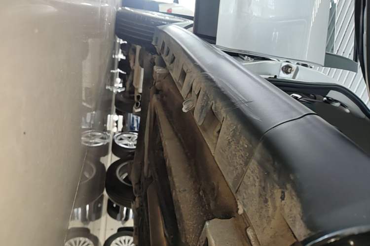 Used Haval H1 2016 Red Label 1.5L AMT Comfort Model Right Side Sill