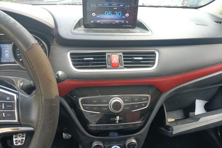 Used Haval H1 2016 Revised Version Blue Badge 1.5L Manual Luxury Edition Audio And AC Panel