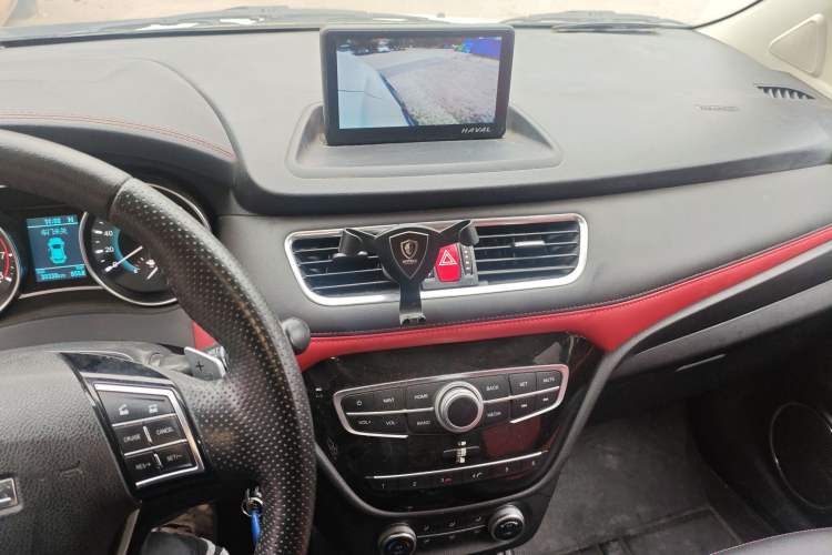 Used Haval H1 2016 Revised Version Blue Badge 1.5L AMT Luxury Edition Audio And AC Panel