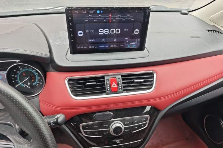 Used Haval H1 2016 Blue Label 1.5L AMT Urban Model Audio And AC Panel