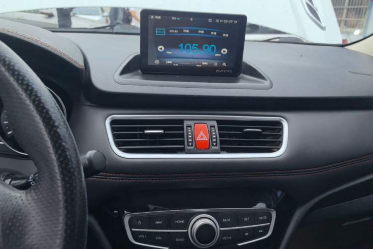 Used Haval H1 2016 Revised Version Blue Badge 1.5L AMT Comfort Edition Audio And AC Panel
