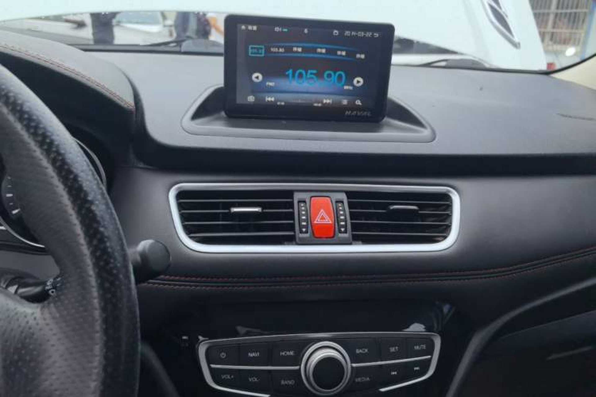 Used Haval H1 2016 Revised Version Blue Badge 1.5L AMT Comfort Edition Audio And AC Panel