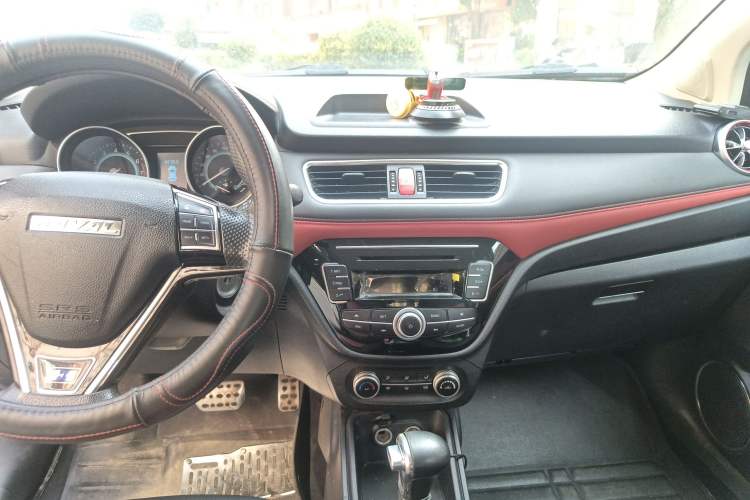 Used Haval H1 2016 Revised Version Blue Badge 1.5L AMT Standard Edition Audio And AC Panel