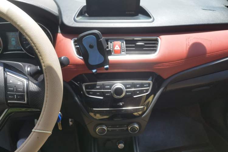 Used Haval H1 2016 Blue Label 1.5L AMT Luxury Model Audio And AC Panel