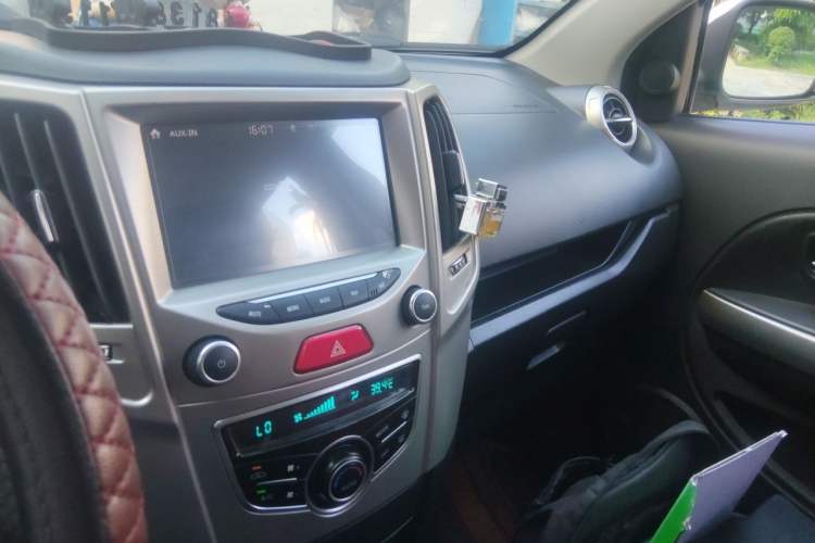 Used Haval H1 2016 Red Label 1.5L Manual Luxury Model Audio And AC Panel